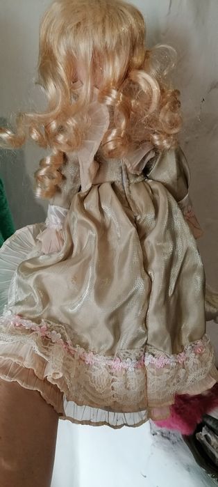 Продам кукла фарфор