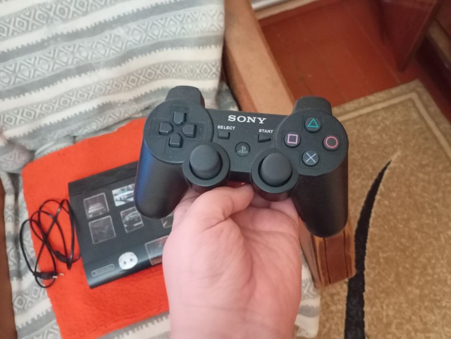 Прошитая PS 3  в хорошем состоянии