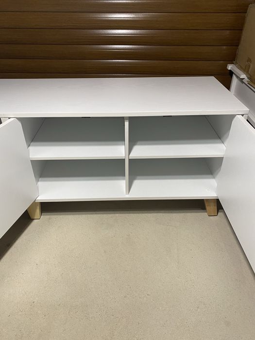 ТВ шкаф в скандинавски стил