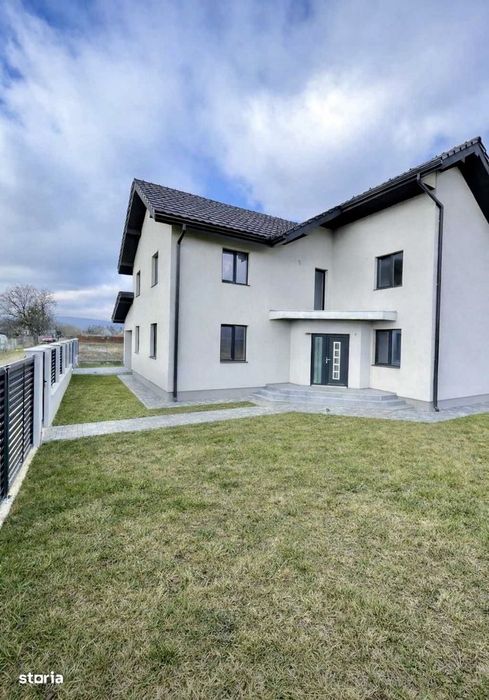 Casa individuala 215 mp utili, gradina 700 mp, Zona Gilau