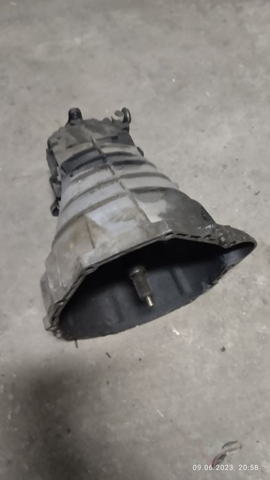 Продам коробку на мерс 190