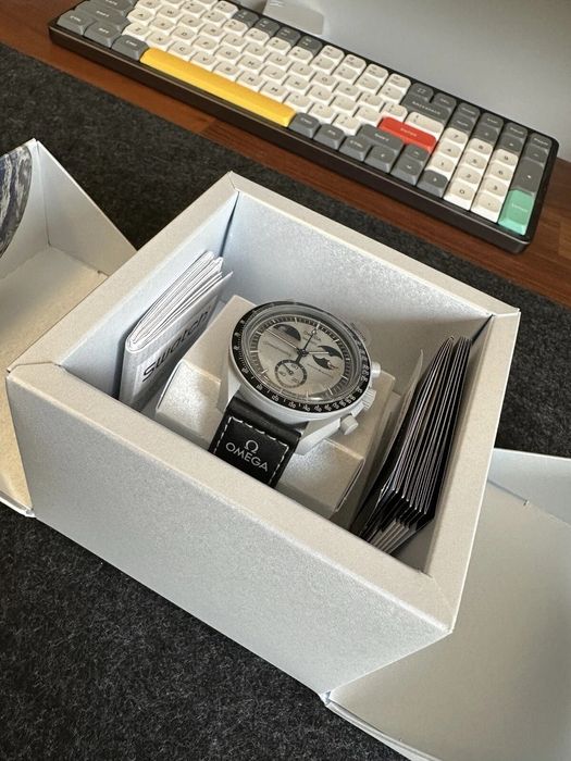 Omega x Swatch Mission to Earthphase