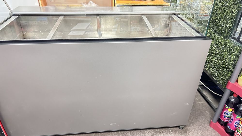 Витрина за топла храна.