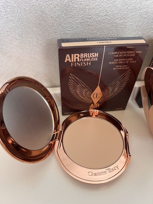 Pudra compacta Charlotte Tilbury