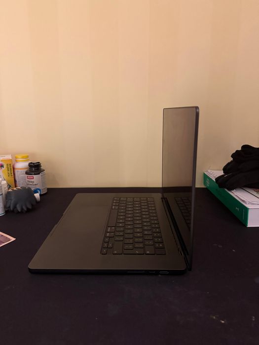 Apple MacBook Pro (16-inch, M3 Max, 48 gb Ram, 40-core GPU)