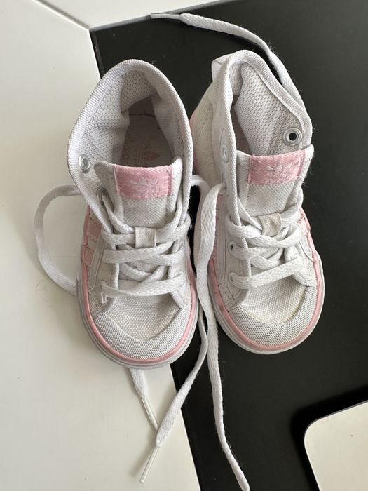 Детски кецове Adidas номер 22 , 12.5 cm