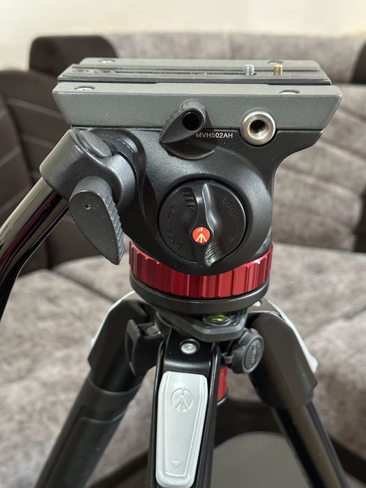 Продаю штатив Manfrotto