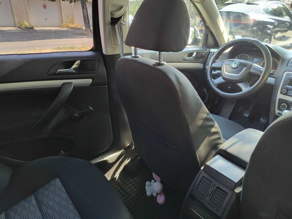 Шкода Октавия 1.6 TDI 2011