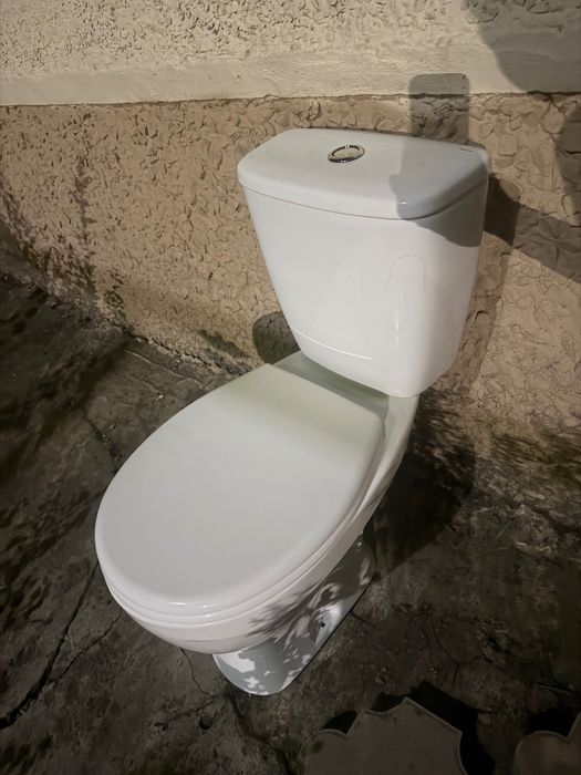Продам унитаз новый