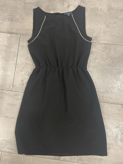 Дамски рокли различни видове XS