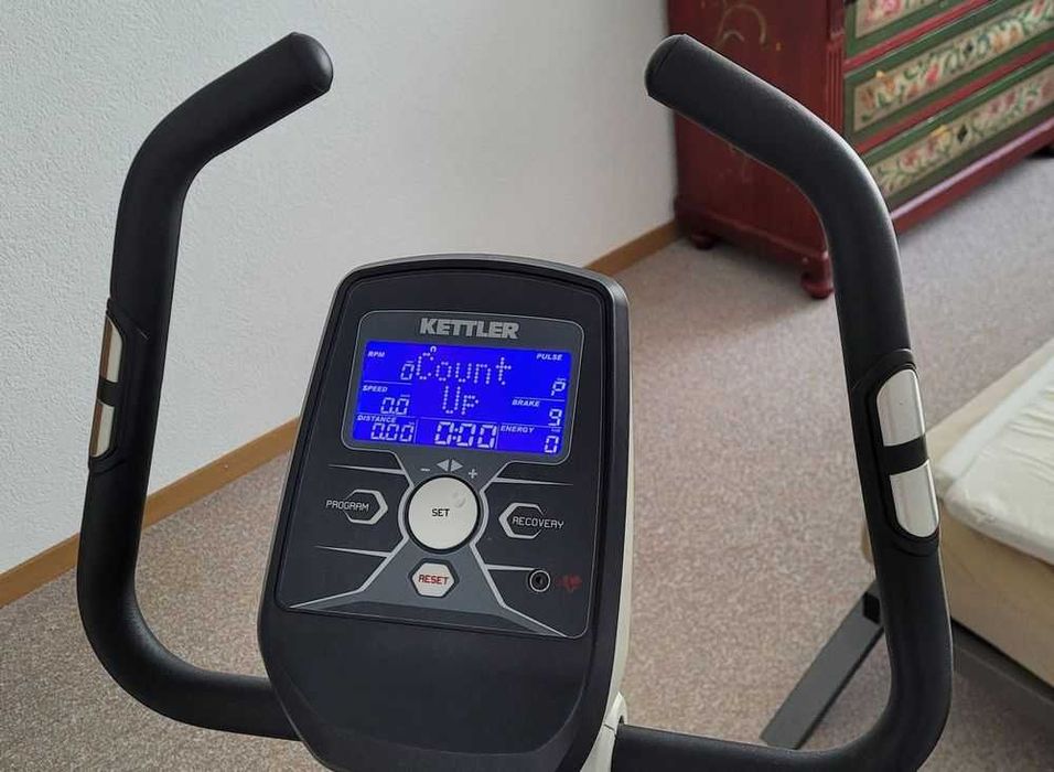 Bicicleta electrica magnetica stationara profesionala Kettler Giro P exercitii fizice acasa cand te uiti la filme si seriale