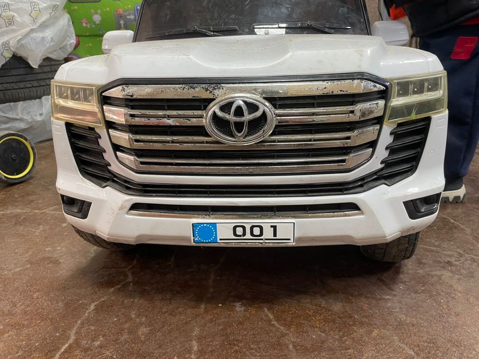 Машина детская тойота