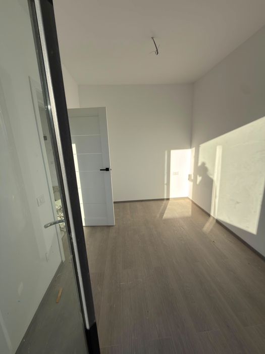 Vand apartament 3 caere