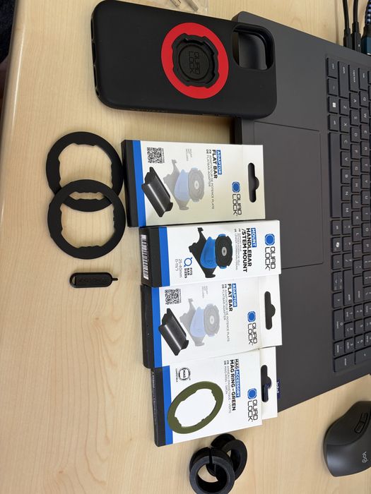 Husa Iphone 17 QuadLock (Quad Lock) plus accesorii