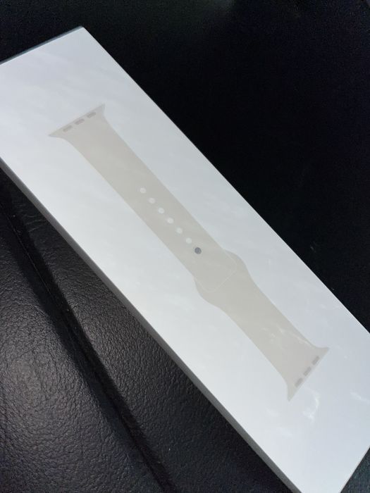 Продавам часовник Apple Watch SE3 40