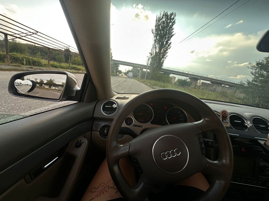 AUDI A4 2005 — imagine 2