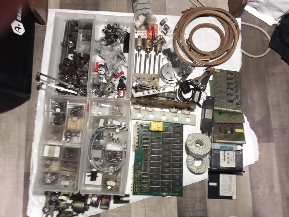 Vând și repar mașini de cusut și piese de schimb