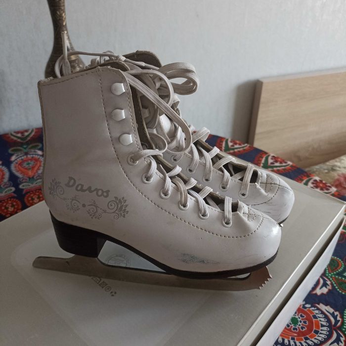 Продам коньки детские