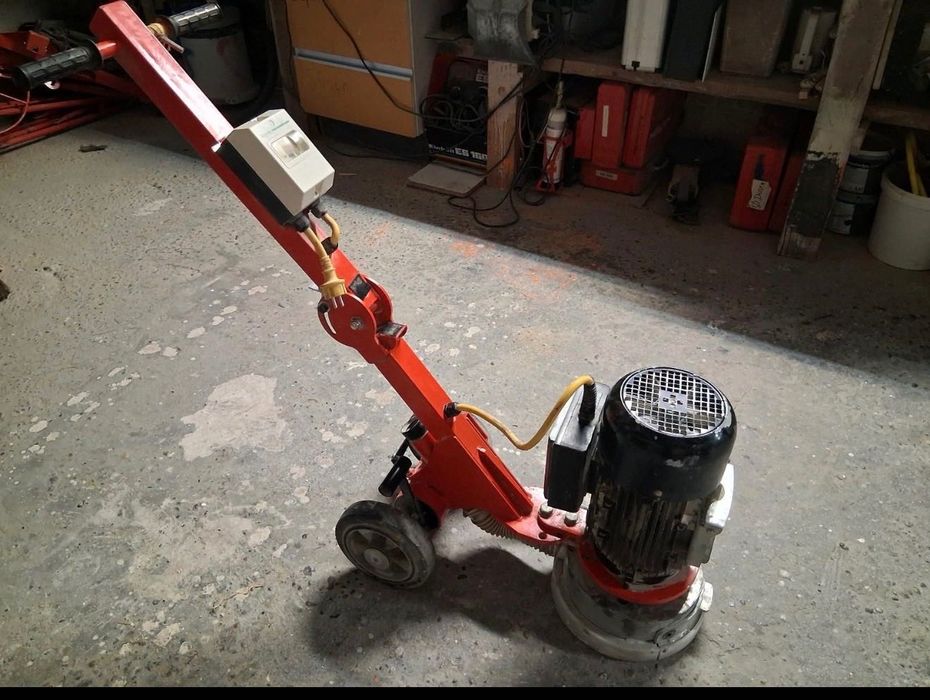 Închiriez aparat masina șlefuit beton frezat