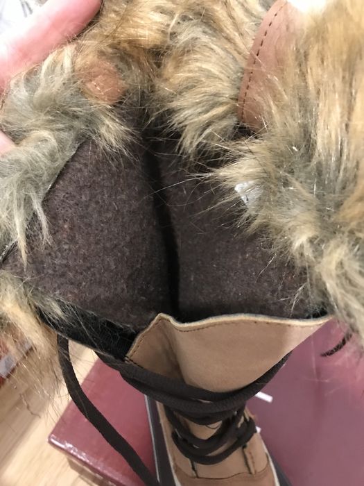 Зимни ботуши ESPRIT р-р 38, стелка 24 см.