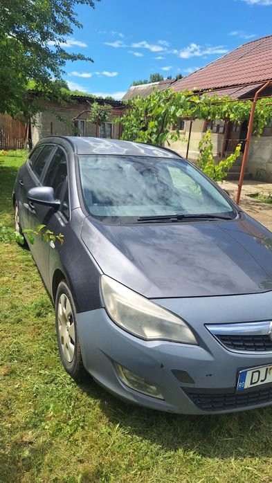 Opel astra J 2011