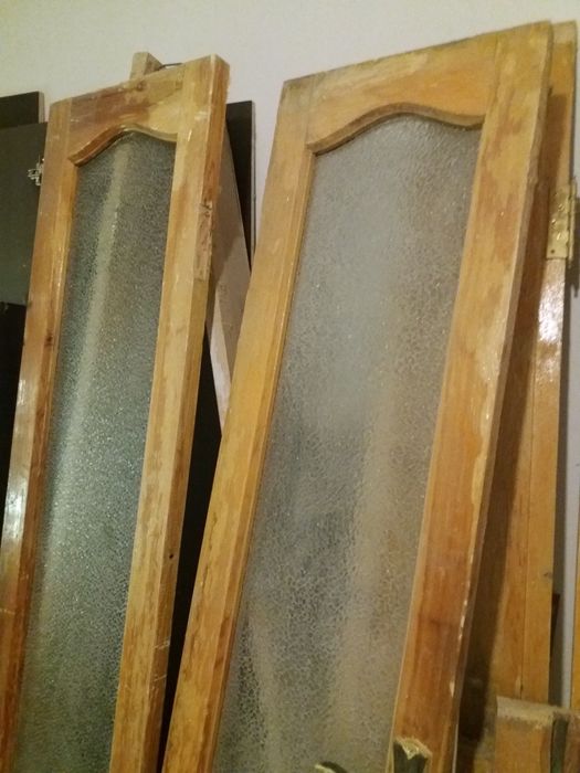 Двери деревянные, лакированные