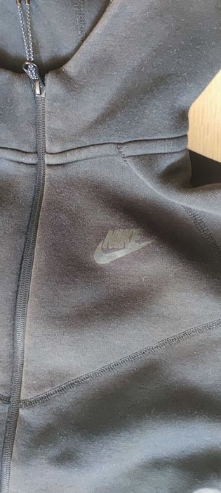 Nike        Tech