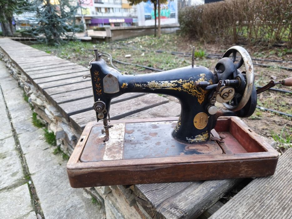 Шевна машина Синигер ретро