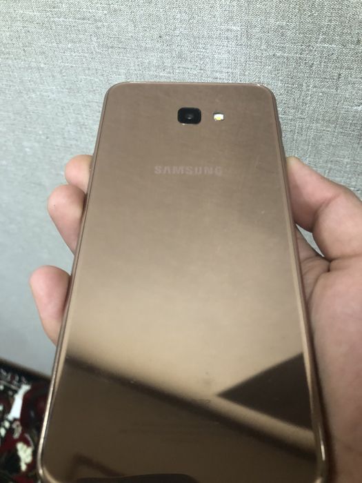 samsung galaxy J4+ 32 gb srochno sotiladi