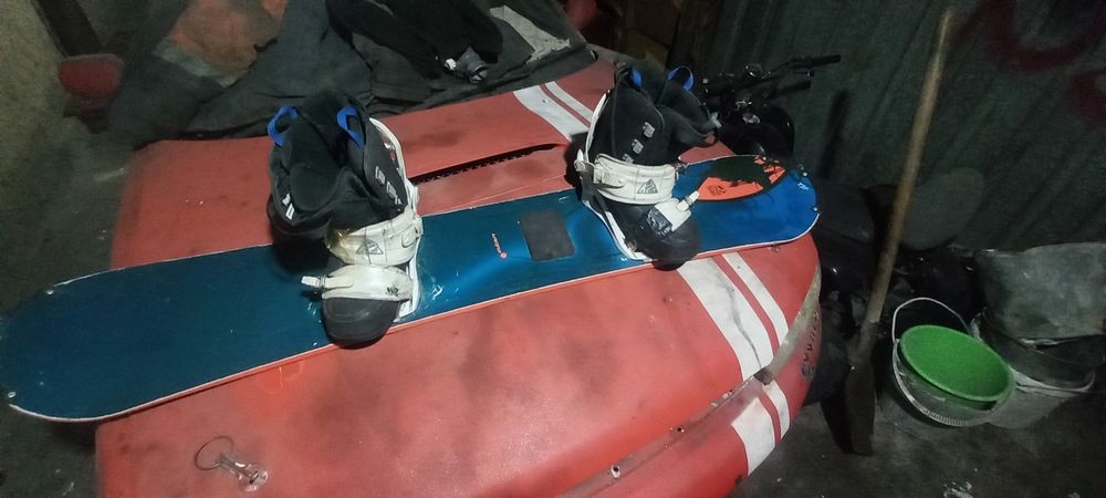 Сноуборд продам срочно