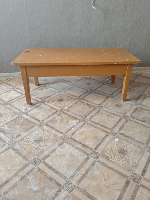 Продаю столик дёшево