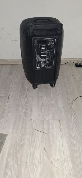Vnd boxa vortex cu Bluetooth și stic dar sucul e defect în rest tot fu