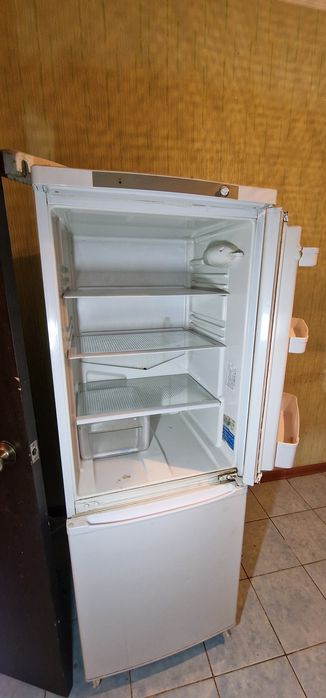 Продам холодильник