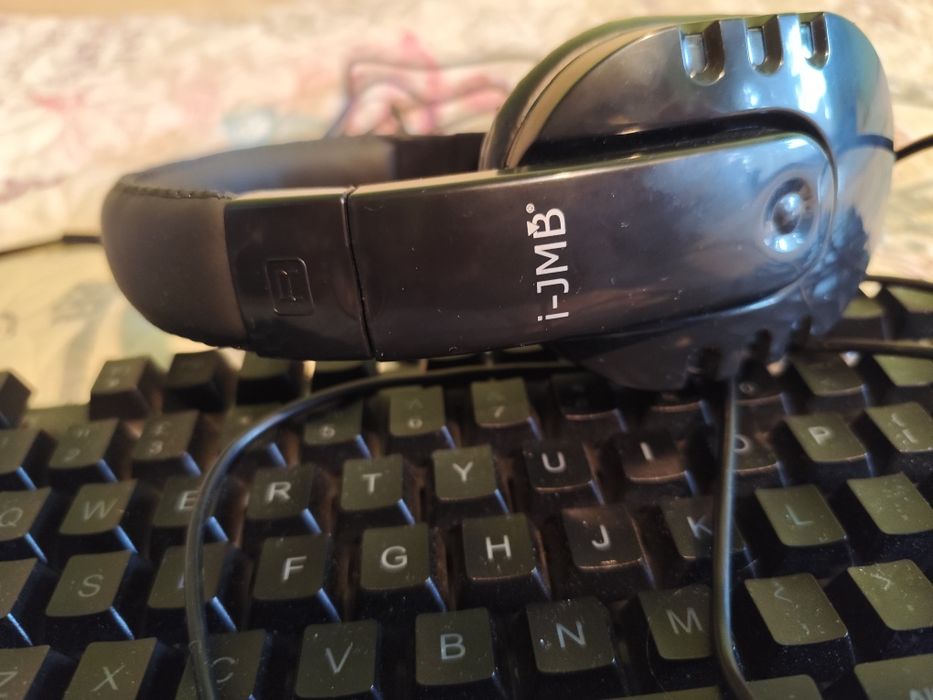 Клавиатура и слушалки