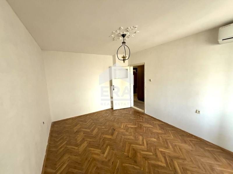 Многостаен апартамент в гр. Бургас, кв. Меден Рудник