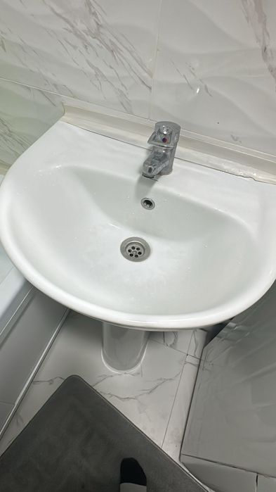 Раковина 60 см. Смесительмен бірге