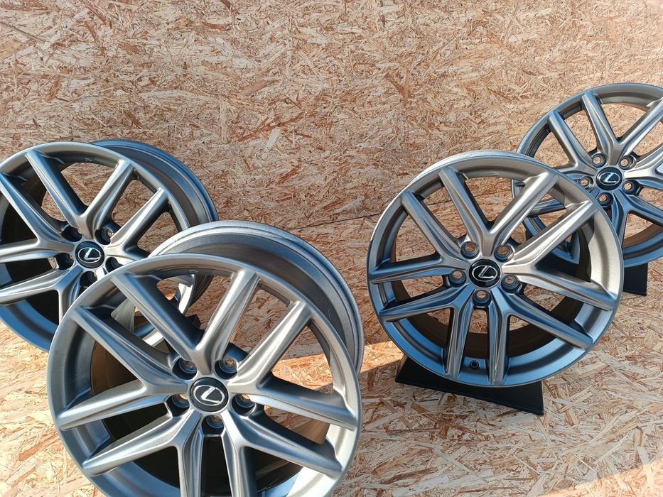 Продам комплект дисков Lexus R18