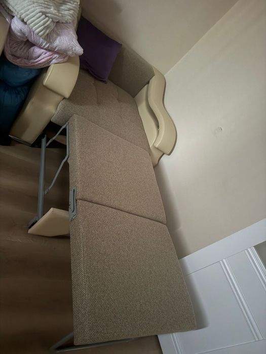 Диван + кресло.