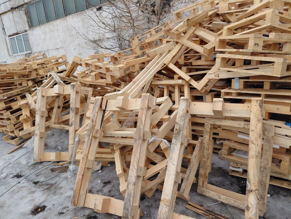 Палеты продаю самовывоз