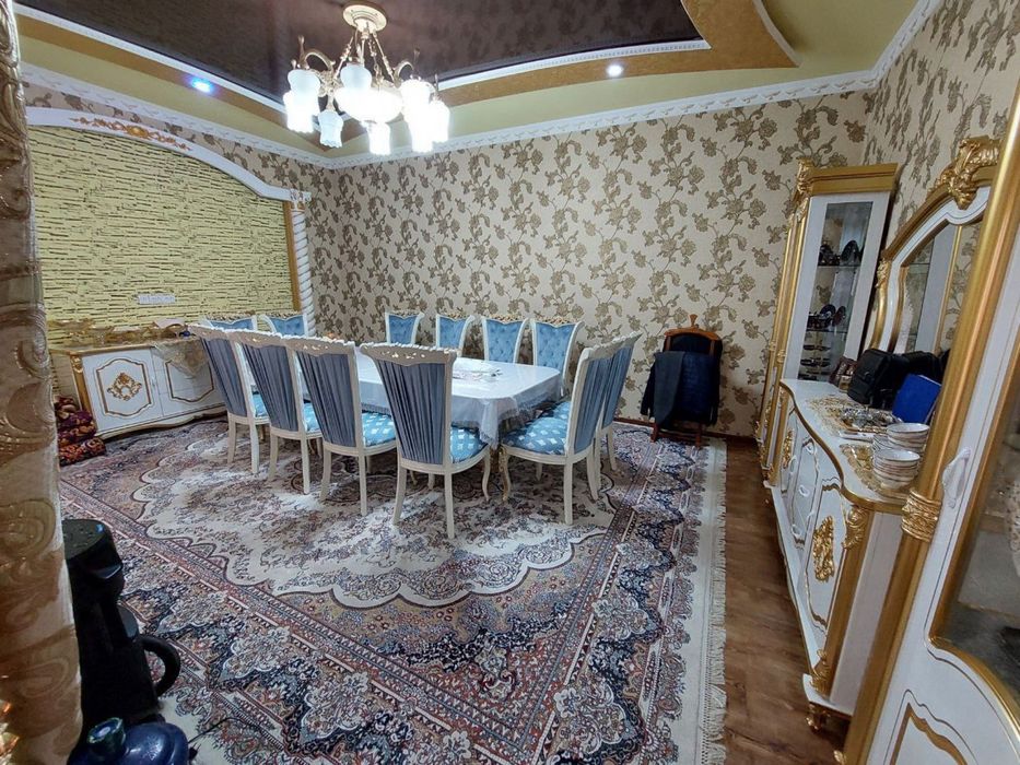 стол и стулья  для гостиной 12