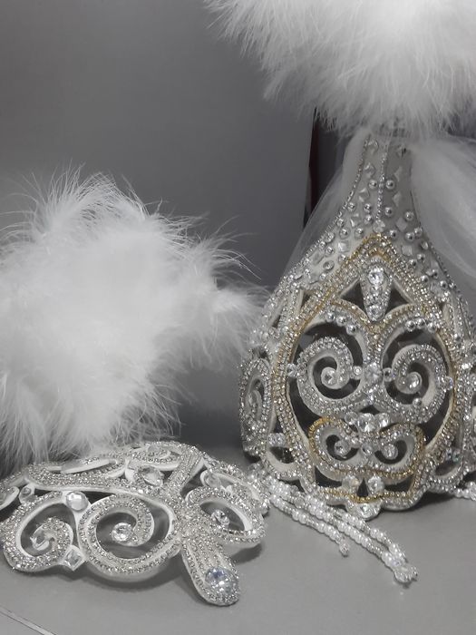 Үкілі тақия мен сәукеле фатасымен