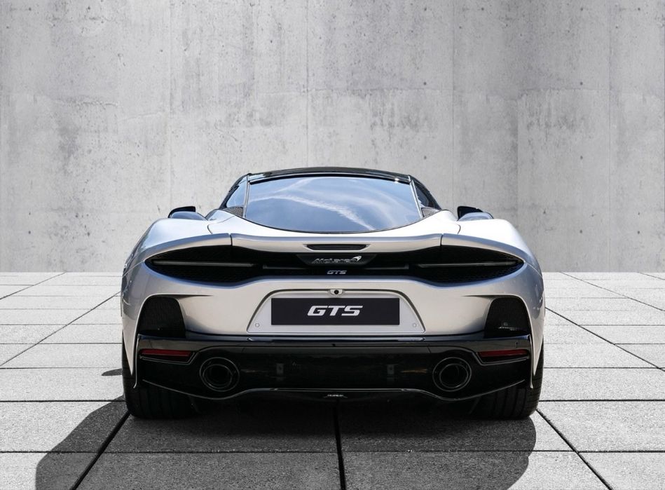 McLaren GTS Luxe MSO black pack