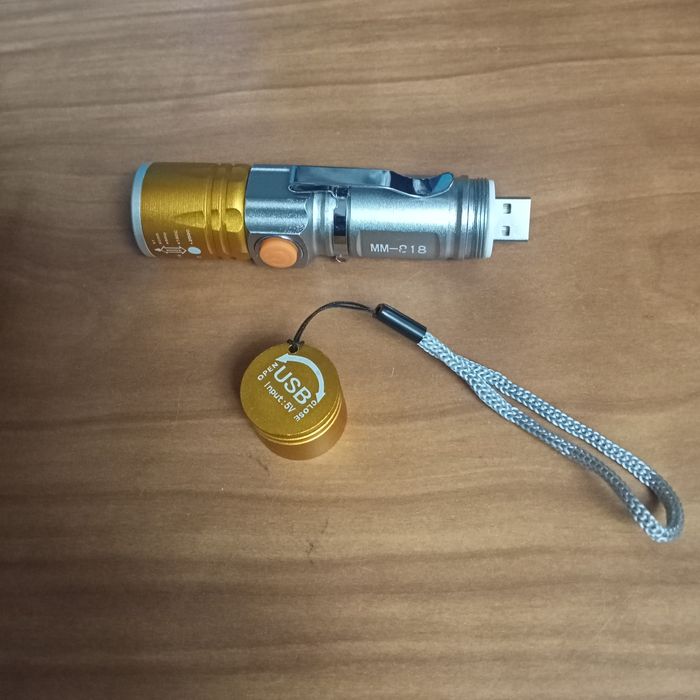 Фонарик карманный