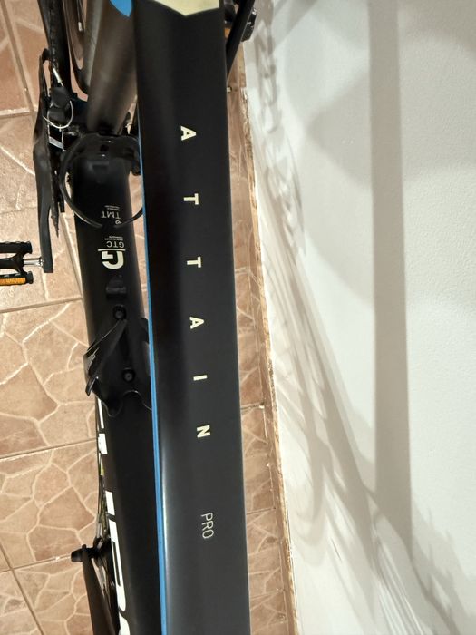 Cursiera Cube Attain Pro full carbon