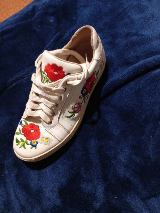 Vînd teniși Dolce Gabbana originali piele naturală