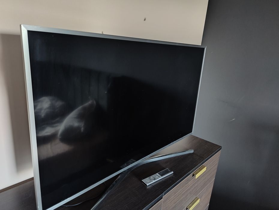 Televizor Samsung Smart, diagonala 104 cm