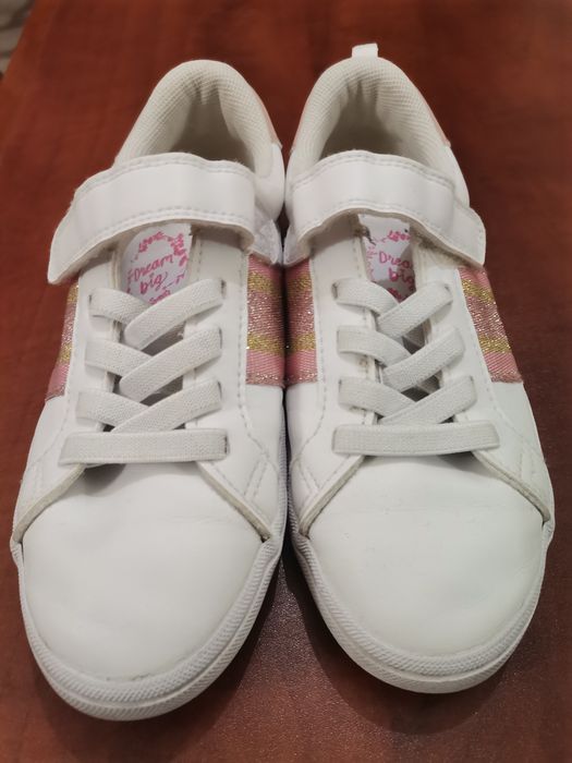 Кожени кецове за момиче