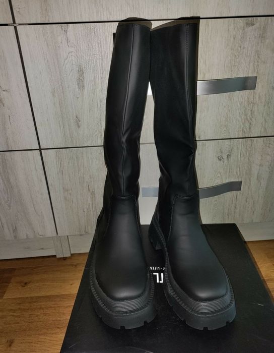 Дълги ботуши PrettyLittleThing