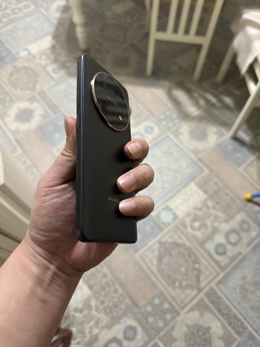 Huawei nova 12i 8/128 в идеале