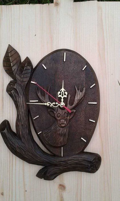 Часовници - дърворезба